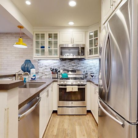 Doorstep To Disneyland Condos Anaheim Bagian luar foto