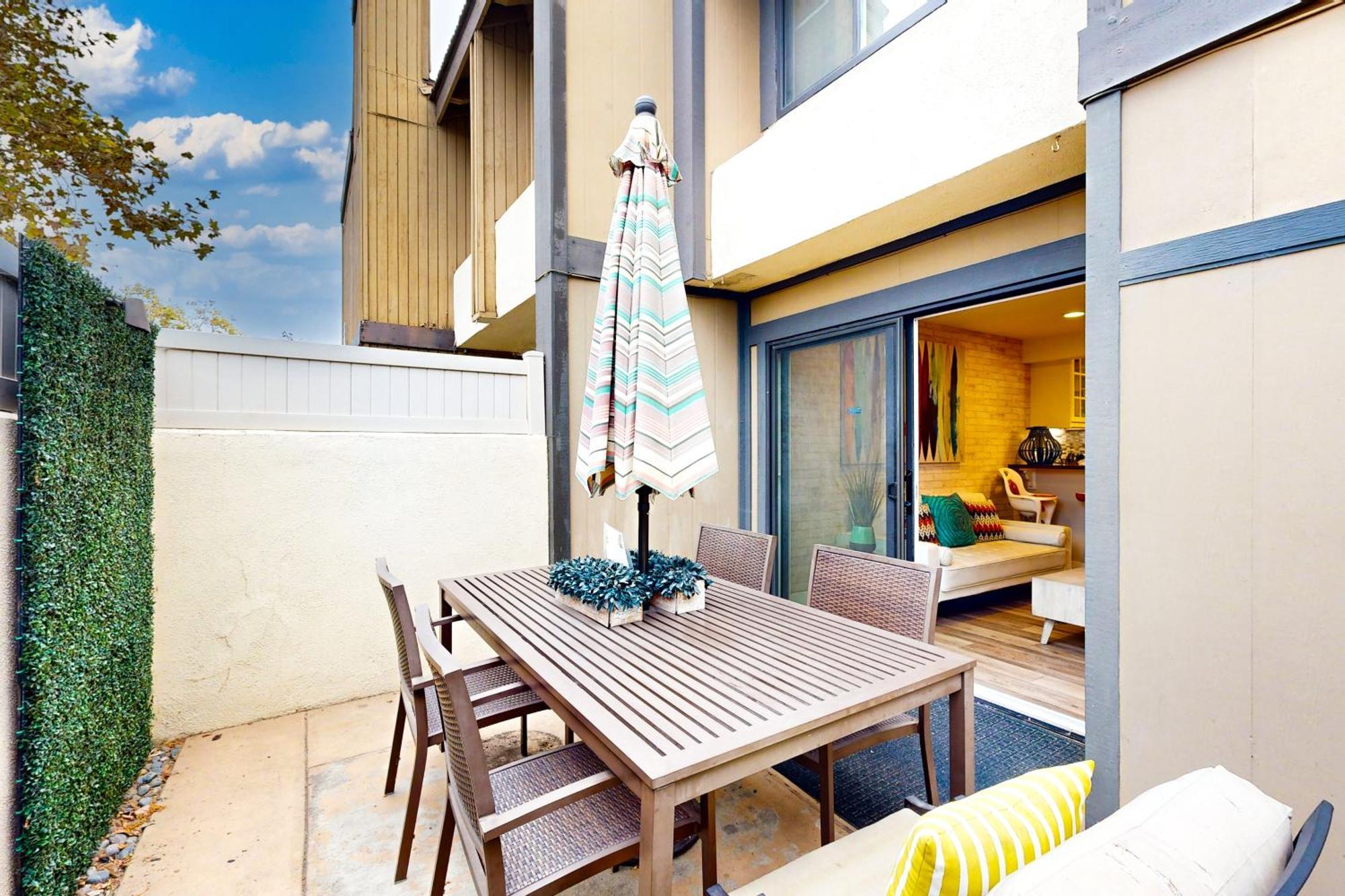 Doorstep To Disneyland Condos Anaheim Bagian luar foto
